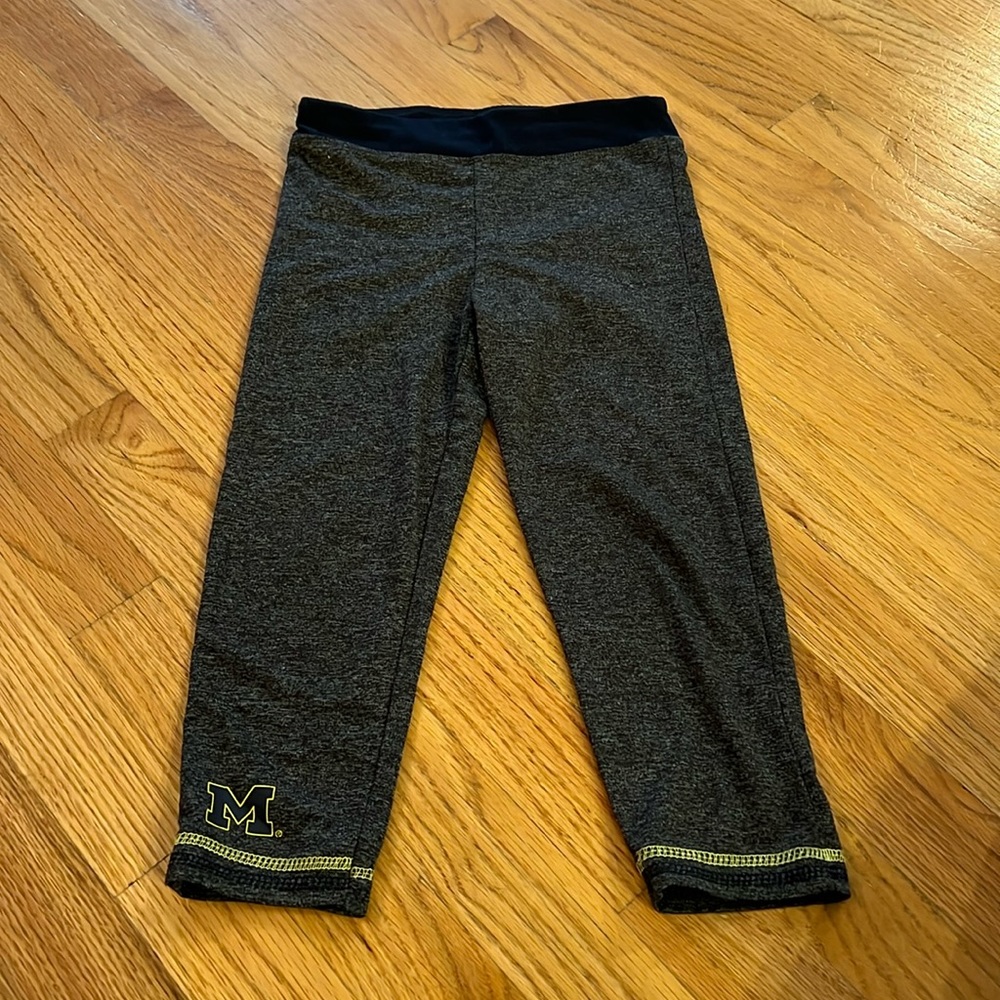 5/$25 Colosseum Michigan 4T Leggings